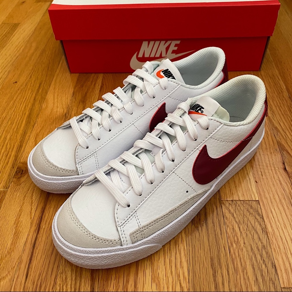 Nike Blazer Low ‘77 Women’s Sneakers - Picture 2 of 7